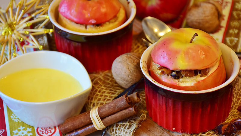 Bratapfel mit Datteln & Mandeln - zuckerfrei & vegan!
