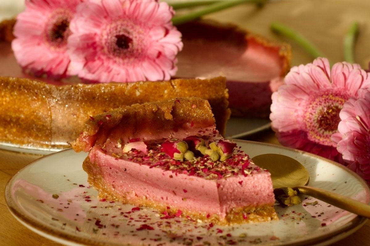 Cremiger, veganer Käsekuchen mit Datteln - DATTELBAER