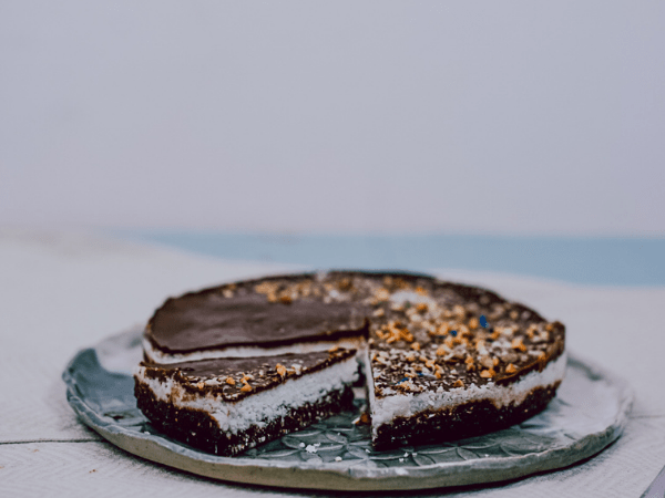 veganer und glutenfreier Kokostraum im DATTELBÄR Style - DATTELBAER