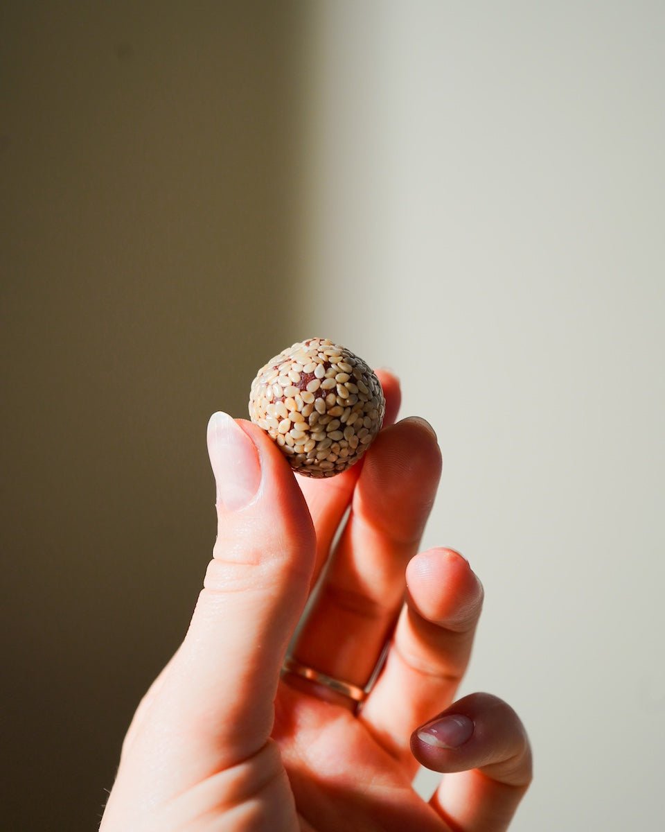 Dattelkugeln BIO – mit geröstetem Sesam - DATTELBAER